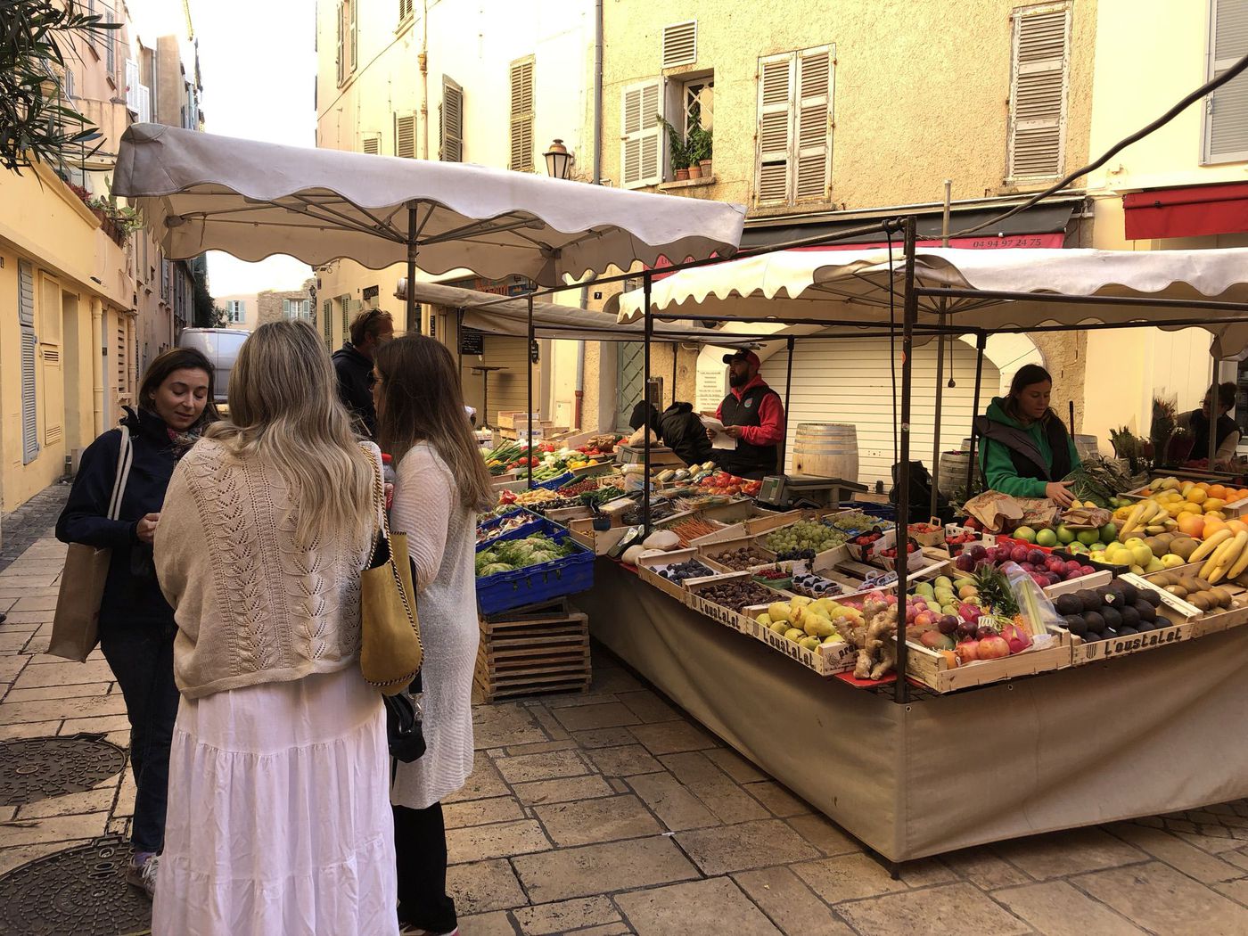A photo of 1.5-Hour Food Tour at a Market in Saint Tropez
