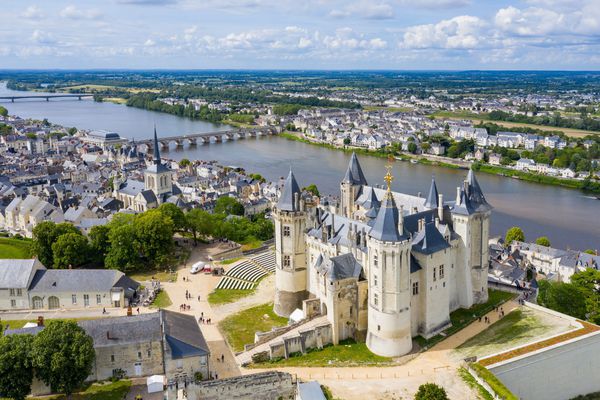 A photo of Full-Day Private Wine Tour with Lunch in the Loire Valley from Saumur