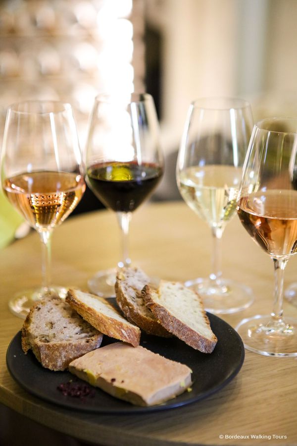 A photo of 4-Hour Private Gourmet Walking Tour with Wine Tasting in Bordeaux